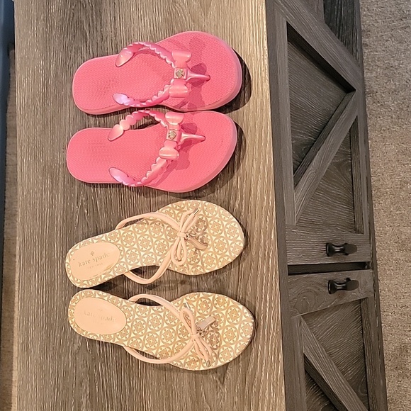 2 pair of kate spade flip flops - Picture 1 of 8